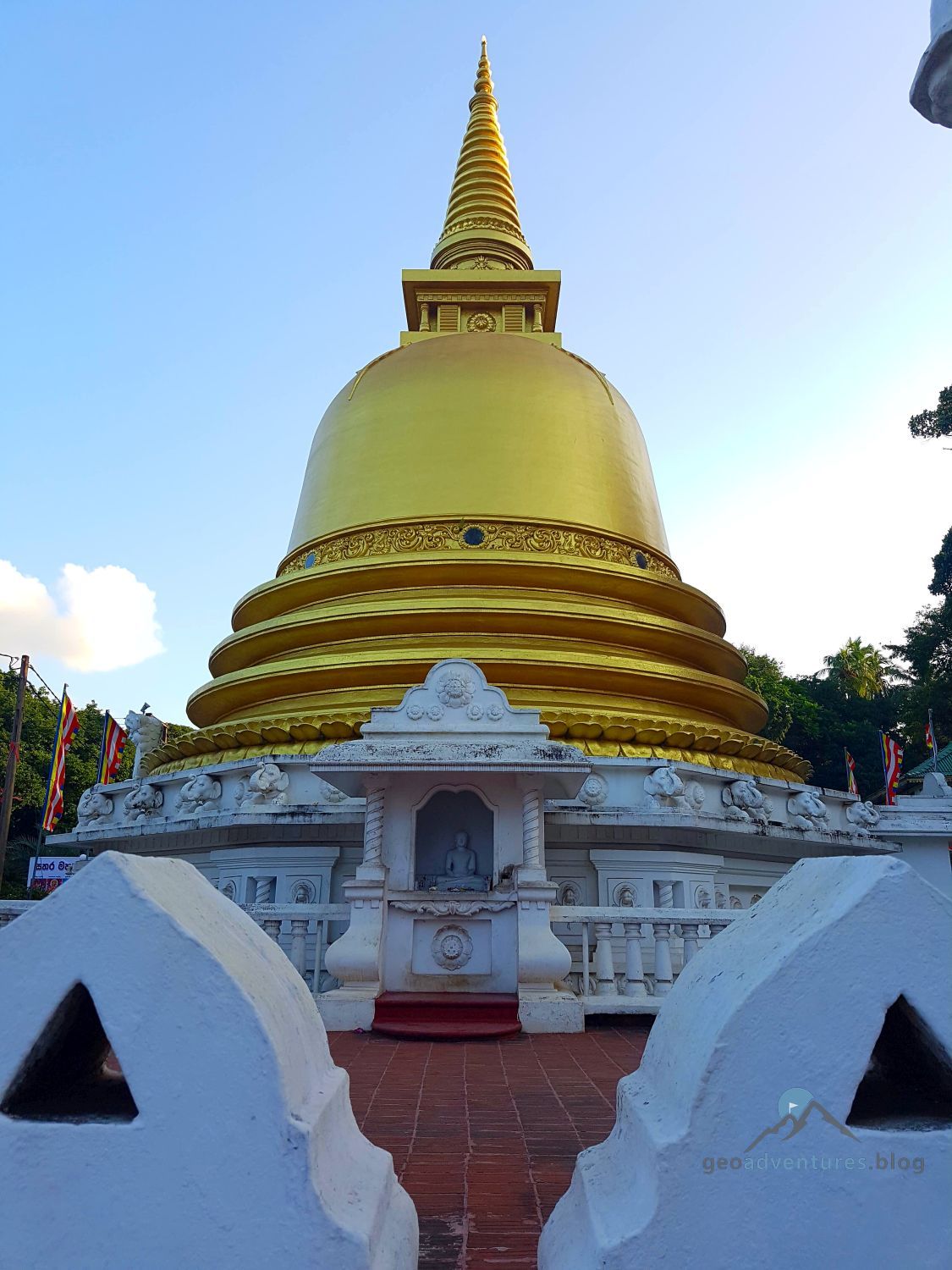 Der goldene Tempel von Dambulla Sri lanka Geocaching