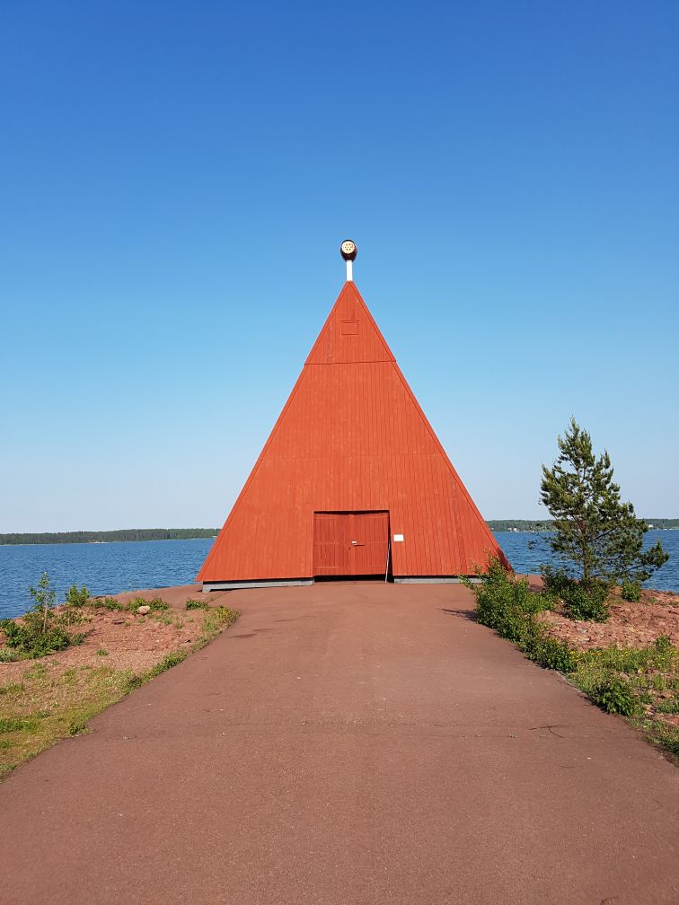 Geocaching in Åland - Rote Pyramide