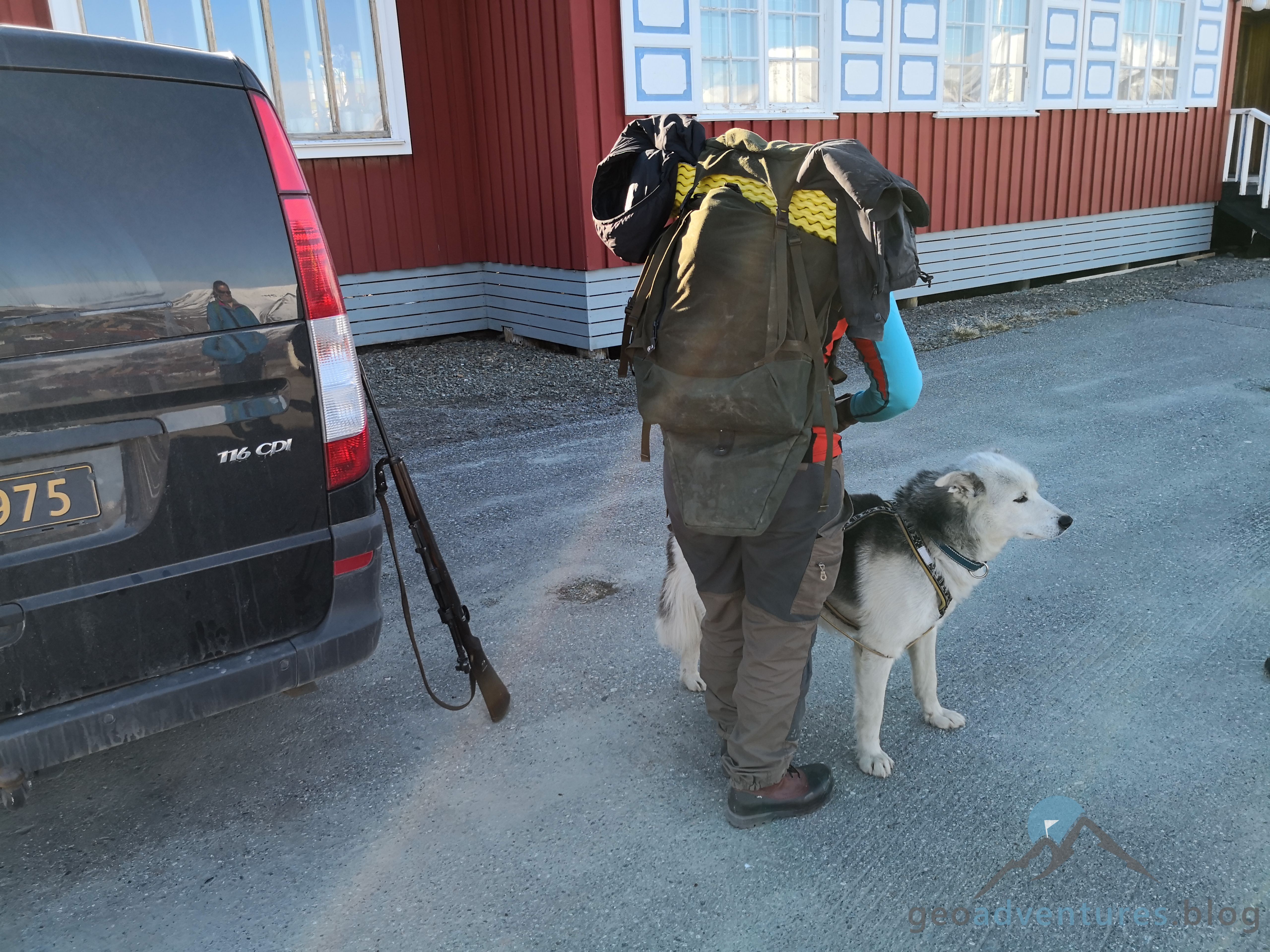 Geocaching in Spitzbergen - Lena und Clooney